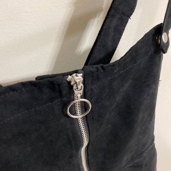 🖤🖤H&M Black Overall Dress 🖤🖤 - Picture 2 of 4